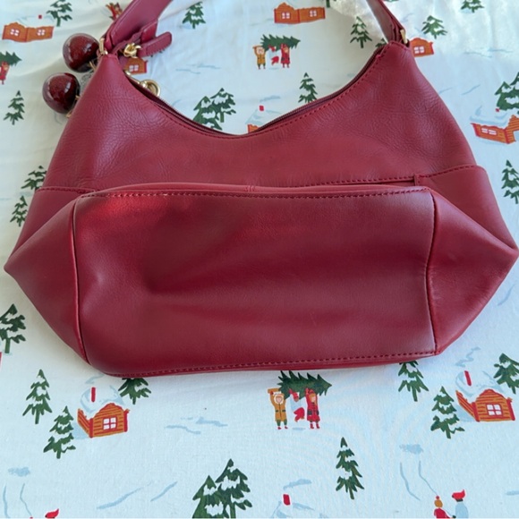 St. John’s Bay — Vintage Red Leather Hobo Bag - Picture 6 of 9